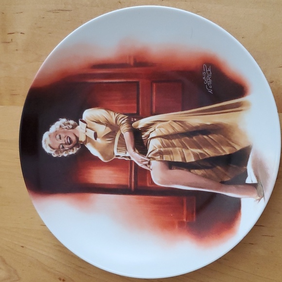 Marilyn Monroe "Monkey Business" by Chris Notarile Delphi 8.5" Collector Plate. - Picture 1 of 7
